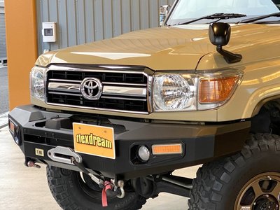 TOYOTA LAND CRUISER - 4