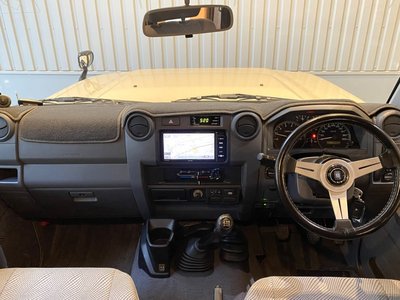 TOYOTA LAND CRUISER - 2