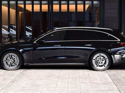 MERCEDES-BENZ E-CLASS - 8