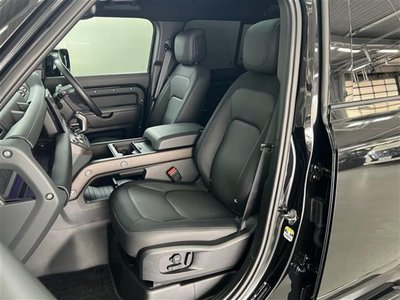 LAND ROVER DEFENDER - 10