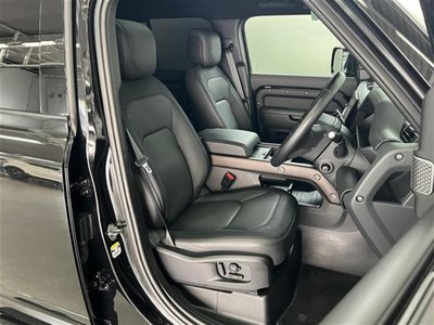 LAND ROVER DEFENDER - 4