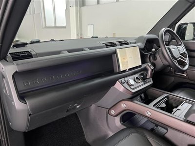 LAND ROVER DEFENDER - 9