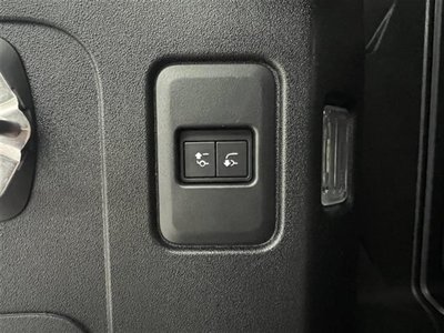 LAND ROVER DEFENDER - 8