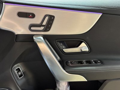 MERCEDES-BENZ CLA - 10