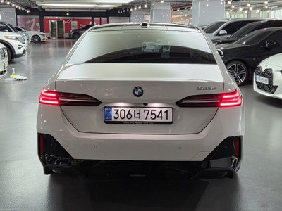 صورة 3 لـ 2025 BMW 5 SERIES