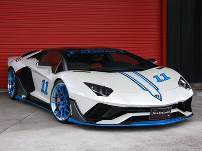 LAMBORGHINI AVENTADOR