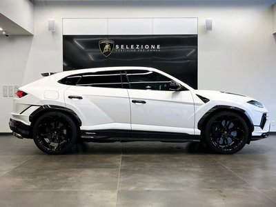 LAMBORGHINI URUS - 4