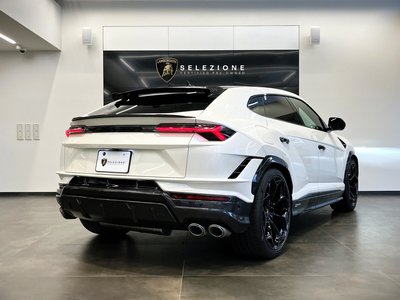 LAMBORGHINI URUS - 5