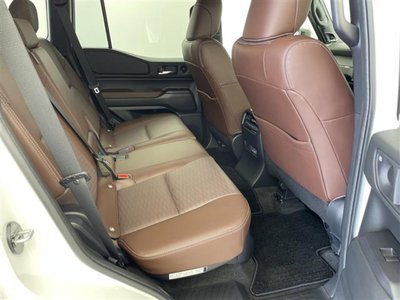 2025 Toyota LAND CRUISER 250 — миниатюра 17