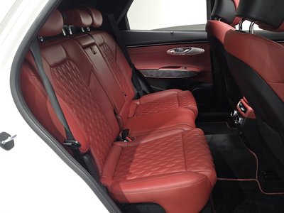 2022 Genesis GV70 — миниатюра 12