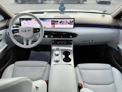 صورة 10 لـ 2024 Genesis GV70