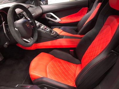 LAMBORGHINI AVENTADOR - 8