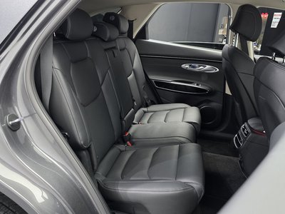 2021 Genesis GV70 — миниатюра 18