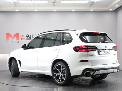 2025 BMW X5 photo 3