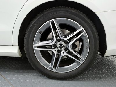 MERCEDES-BENZ E-CLASS - 6