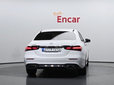 MERCEDES-BENZ E-CLASS - 3