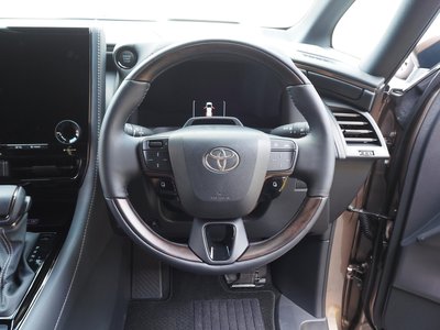 صورة 7 لـ 2025 Toyota ALPHARD