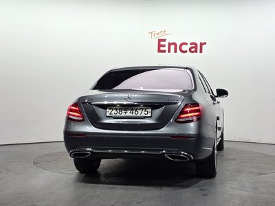 MERCEDES-BENZ E-CLASS - 3