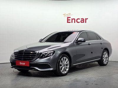MERCEDES-BENZ E-CLASS - 1