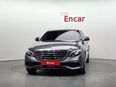 MERCEDES-BENZ E-CLASS - 2
