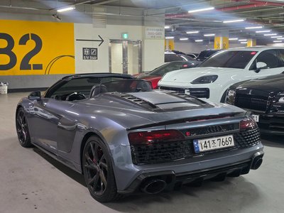 AUDI R8 - 7