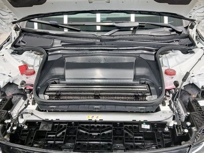 MERCEDES-BENZ EQE - 7