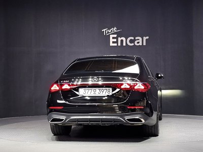 2024 Mercedes-BENZ E-CLASS photo 3