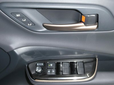 TOYOTA CROWN SPORT - 9