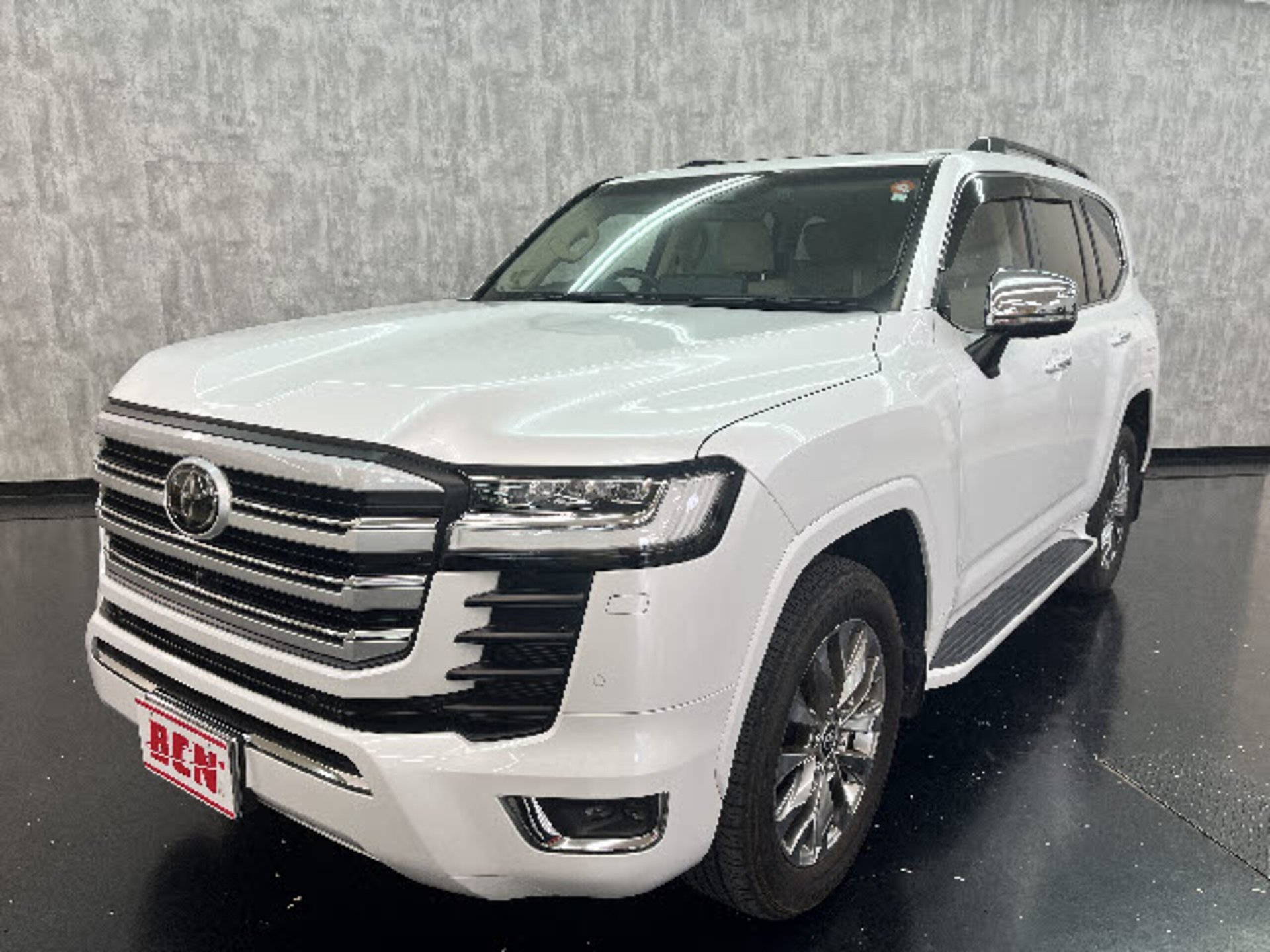 TOYOTA LAND CRUISER 300 - View 1