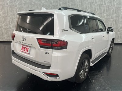 TOYOTA LAND CRUISER 300 - 6