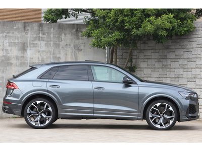 AUDI RS Q8 - 10