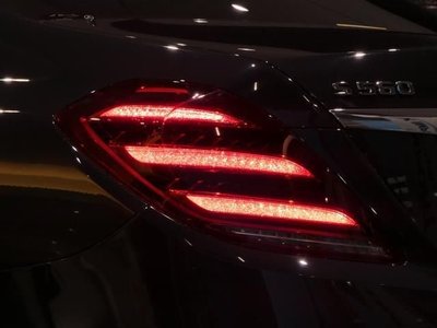 2018 Mercedes-BENZ S-CLASS photo 3