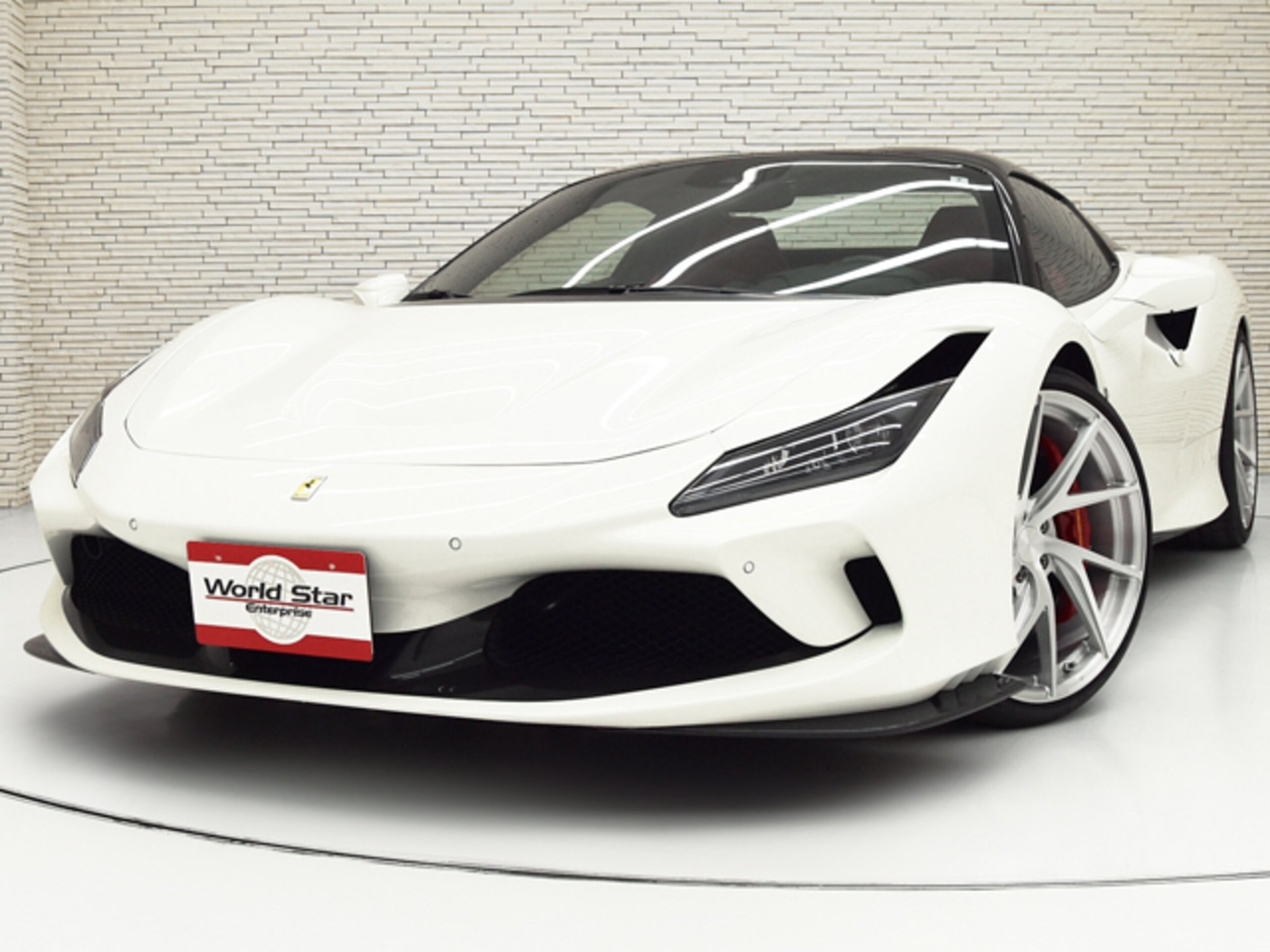 FERRARI F8 SPIDER - View 1