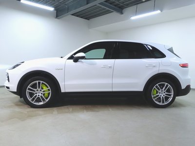 PORSCHE CAYENNE - 4