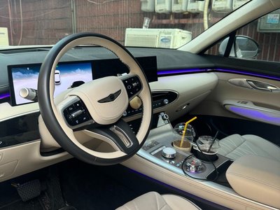 2025 Genesis GV70 photo 4