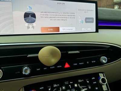 2025 Genesis GV70 photo 9