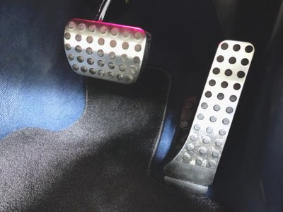 MERCEDES-BENZ E-CLASS COUPE - 9