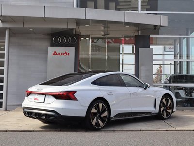 AUDI E-TRON GT - 8