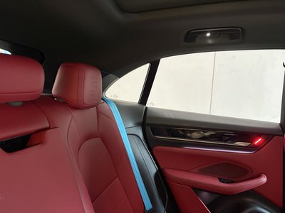 PORSCHE MACAN - 9