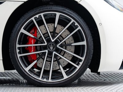 MASERATI GRANTURISMO - 6