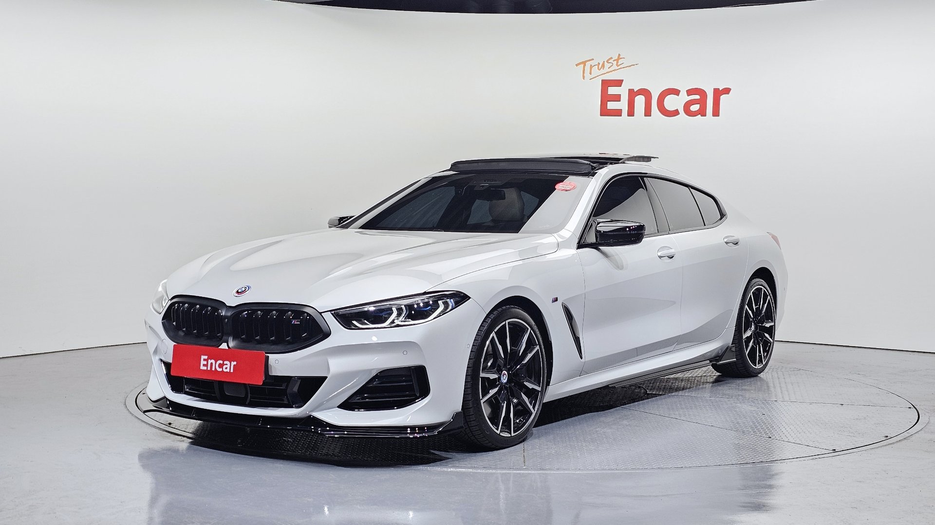 BMW 8 SERIES - View 1