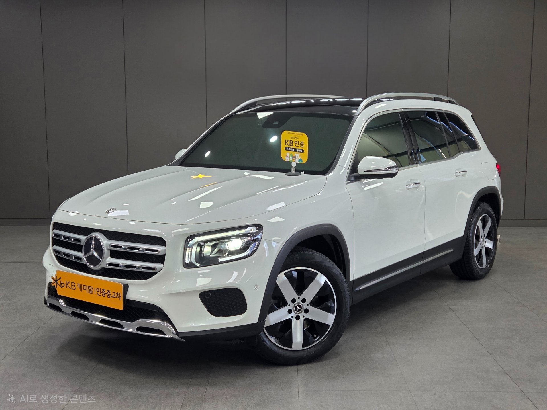 MERCEDES-BENZ GLB - View 1