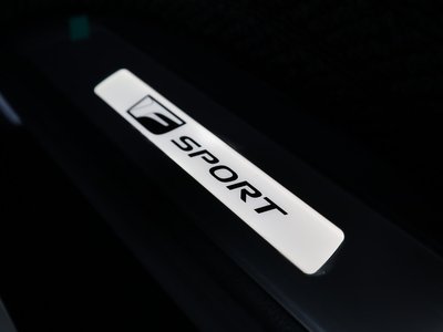 صورة مصغرة 43 لـ 2025 Lexus RX