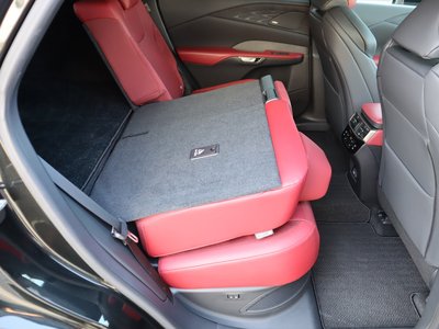 صورة مصغرة 70 لـ 2025 Lexus RX