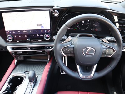 صورة مصغرة 65 لـ 2025 Lexus RX