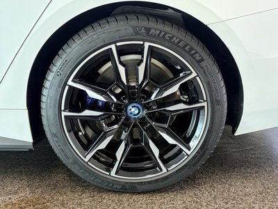 2024 BMW I4 — миниатюра 22