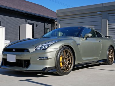 NISSAN GT-R