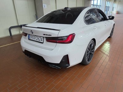 2025 BMW 3 SERIES photo 4