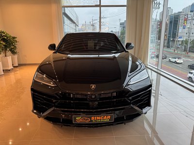 LAMBORGHINI URUS - 2