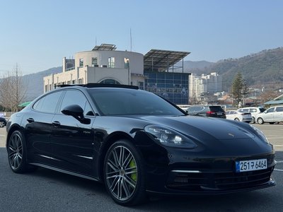 PORSCHE PANAMERA - 5